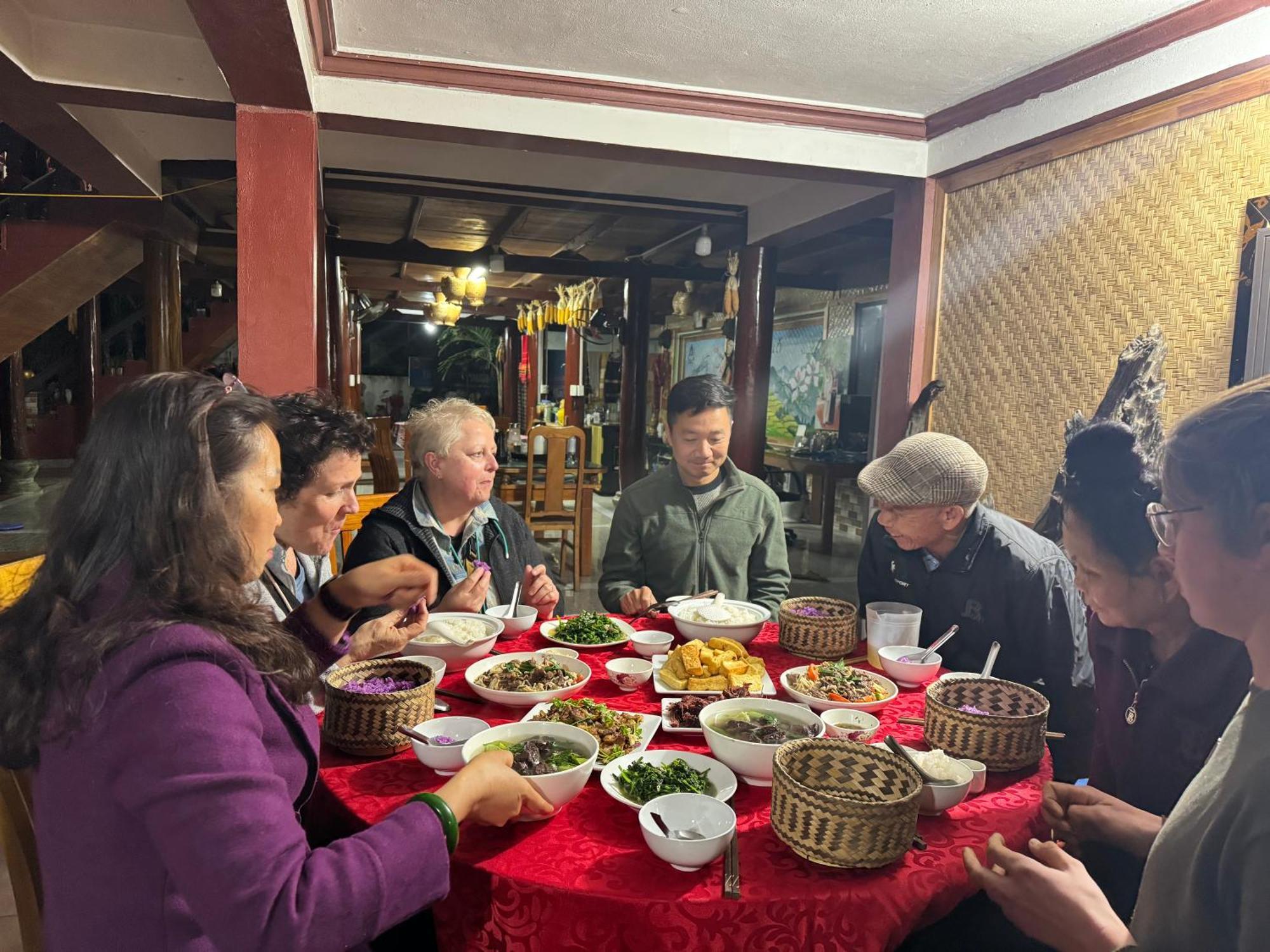 Minh Ngoc Homestay Dien Bien Phu Ban Hin Lom Exteriör bild