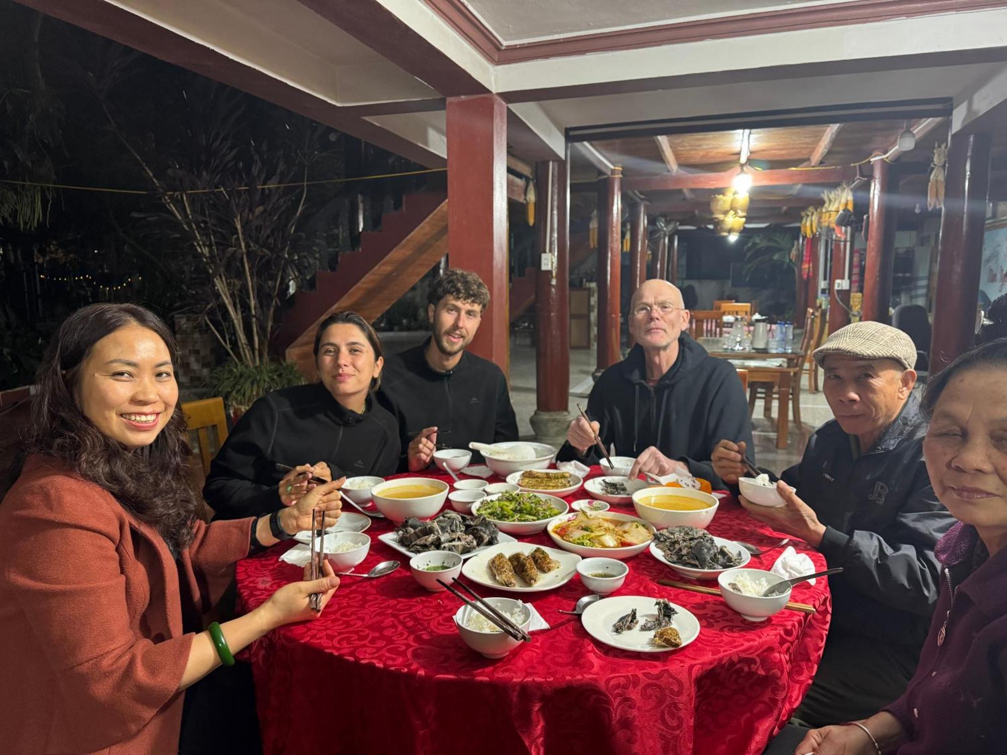 Minh Ngoc Homestay Dien Bien Phu Ban Hin Lom Exteriör bild